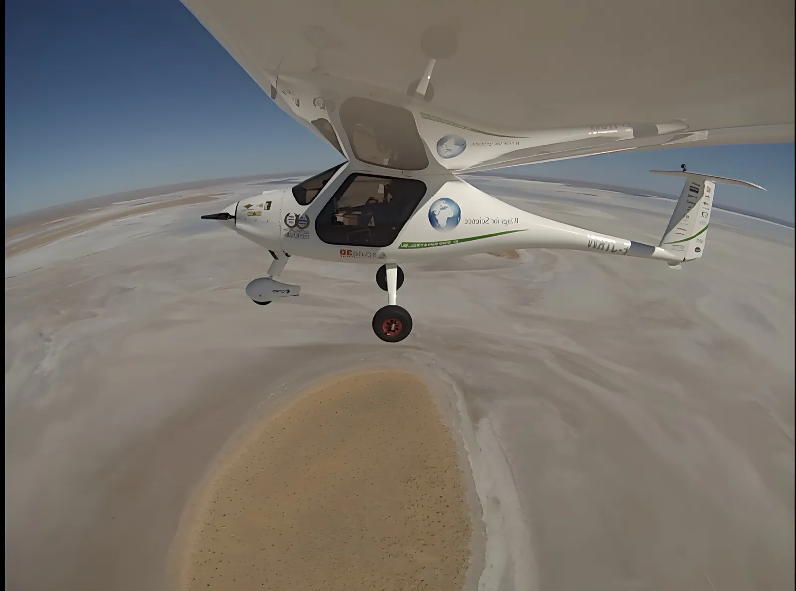 Pipistrel Virus au-dessus du lac Eyre, Australie